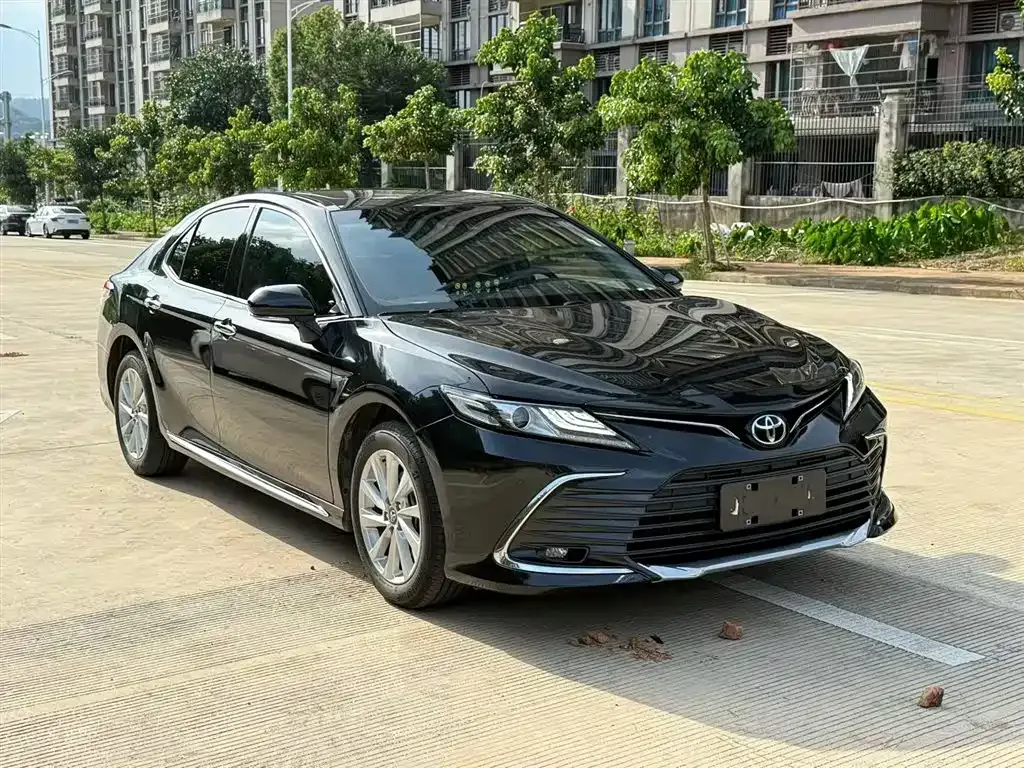 Toyota Camry — фото 8