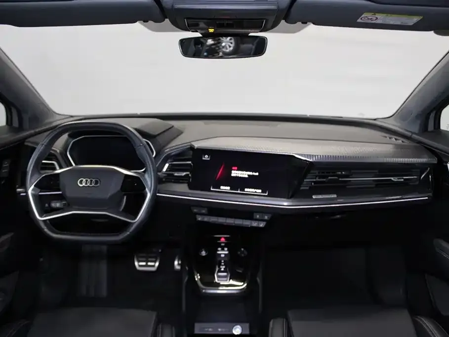 Audi Q4 e-tron — фото 3