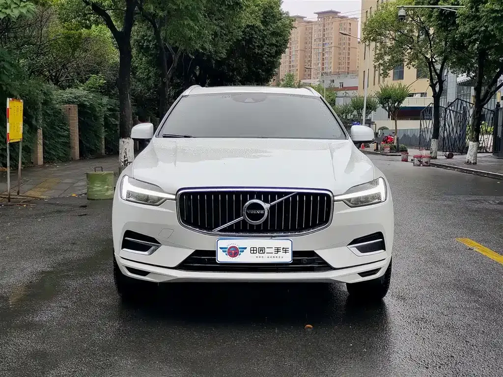 Volvo XC60 — фото 9