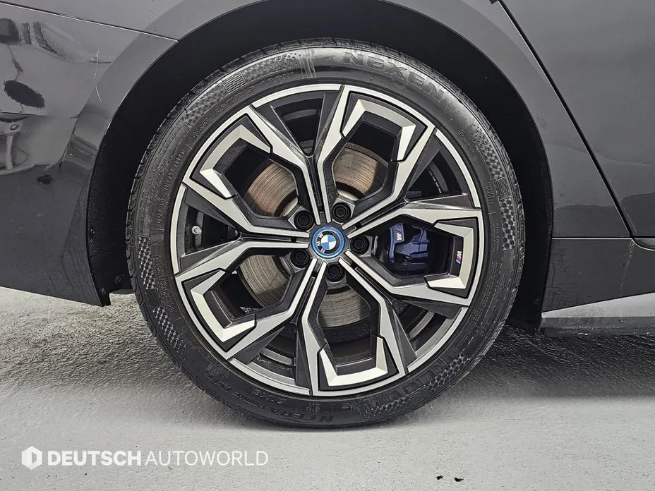 BMW i4 2024 из KR, фото 9