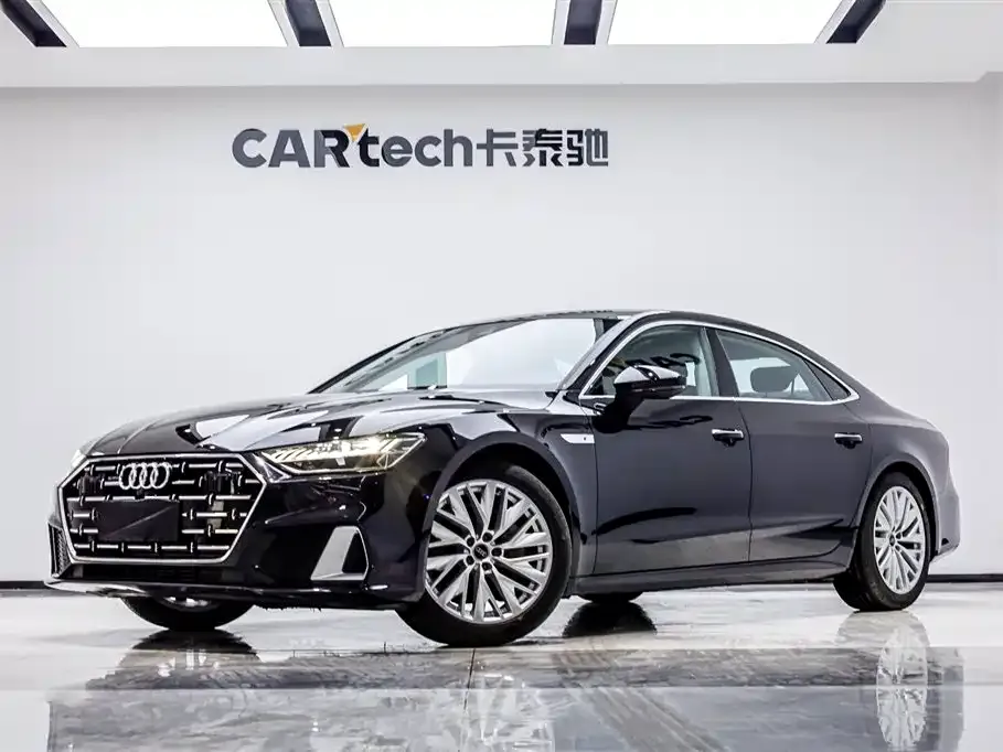 Audi A7L — фото 1