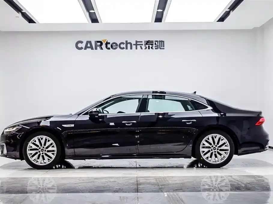 Audi A7L — фото 9
