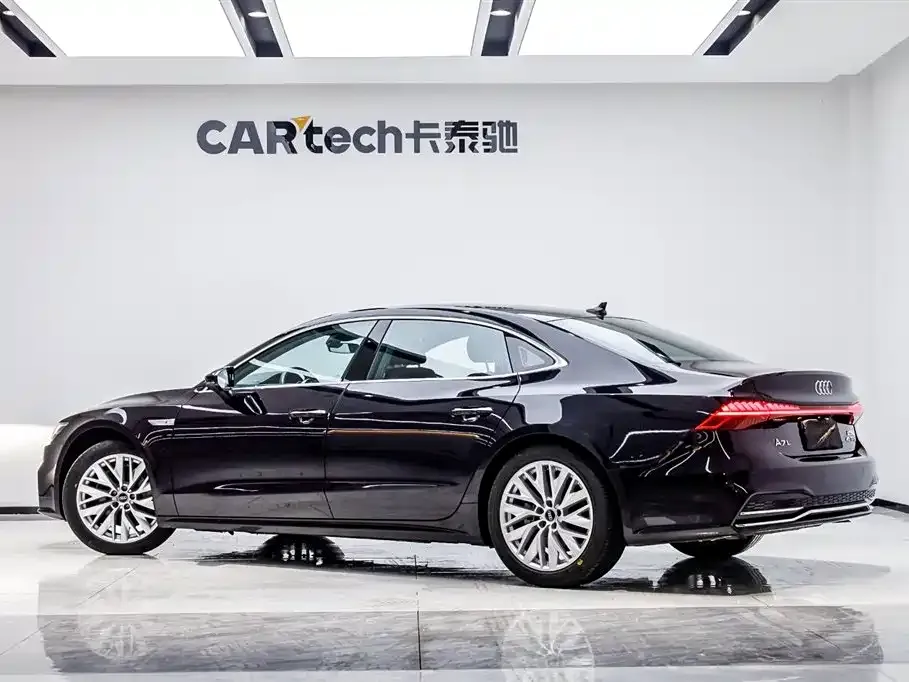 Audi A7L — фото 7
