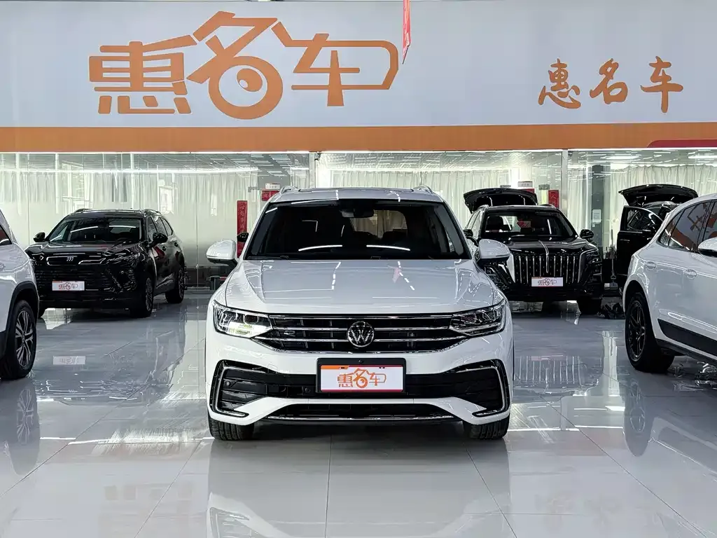 Volkswagen Tiguan L — фото 3