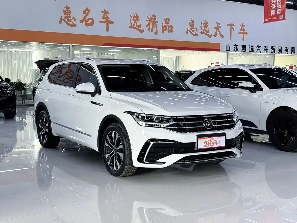 Volkswagen Tiguan L — фото 4