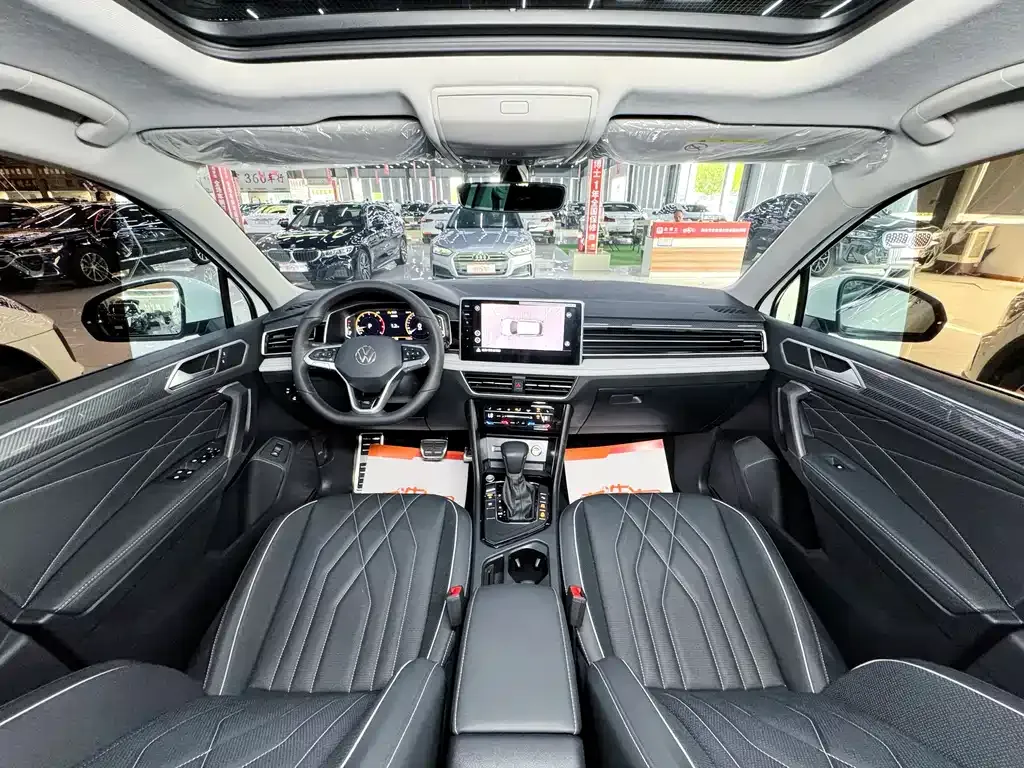 Volkswagen Tiguan L — фото 6