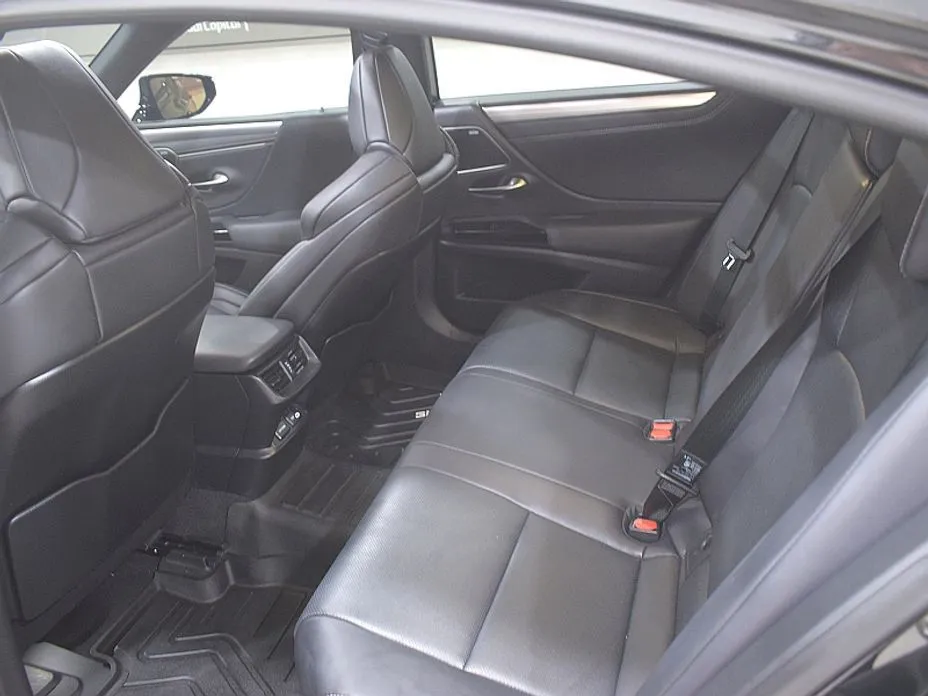 Lexus ES 2023 из KR, фото 2