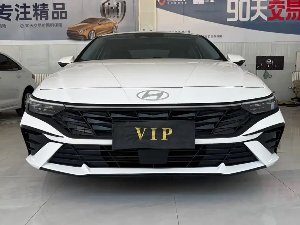 Hyundai Elantra — фото 4