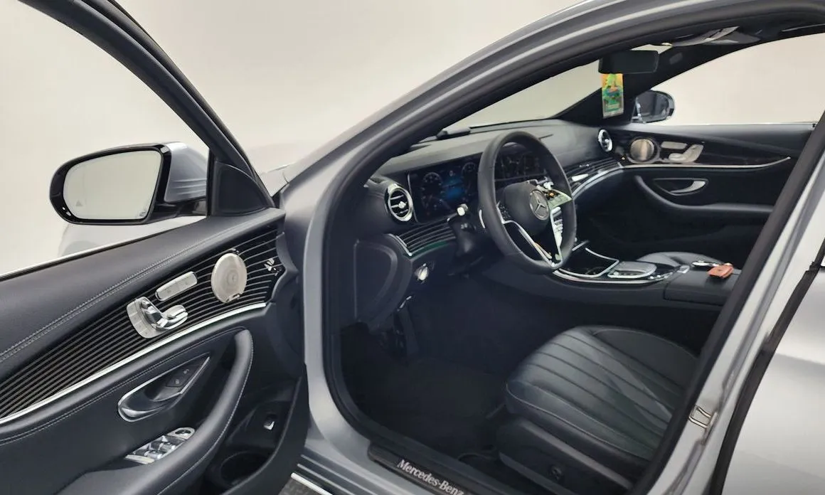 Mercedes-Benz E-Class 2023 из KR, фото 2