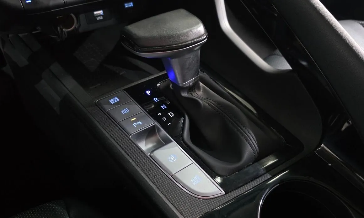 Hyundai AVANTE — фото 4