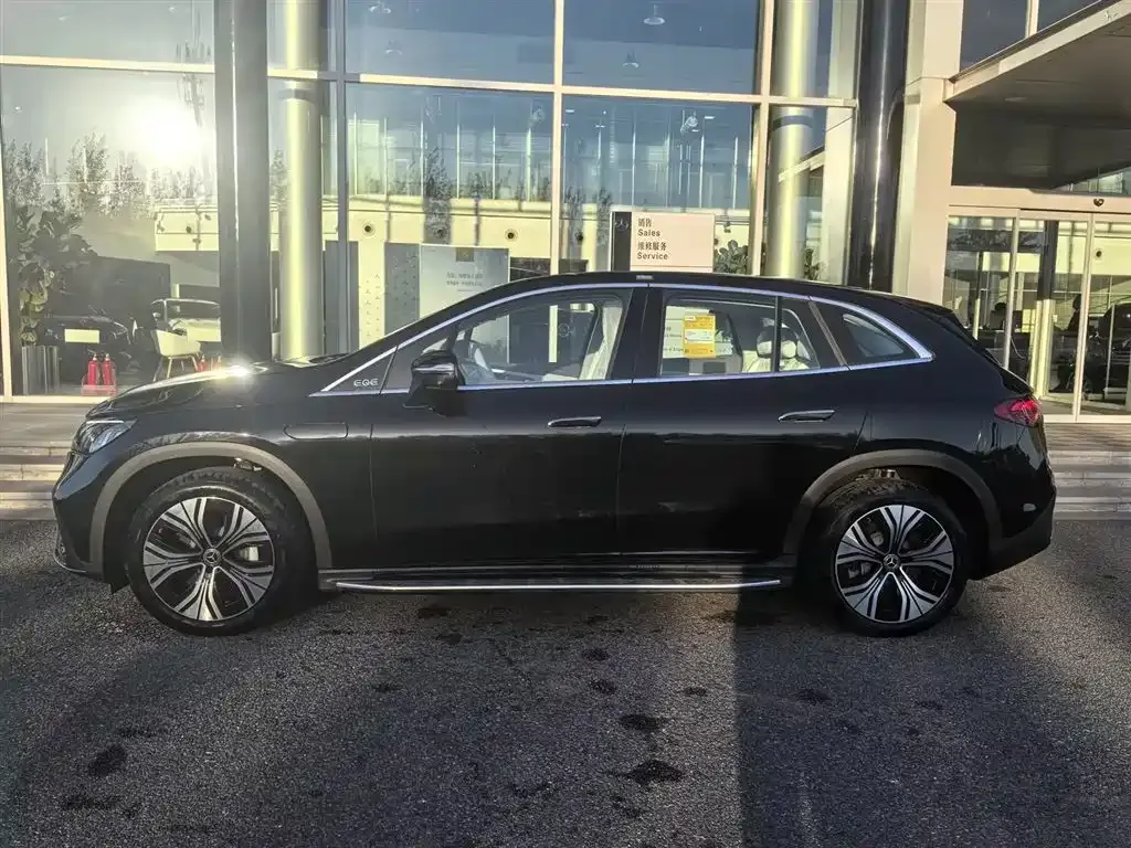 Mercedes-Benz EQE SUV — фото 4