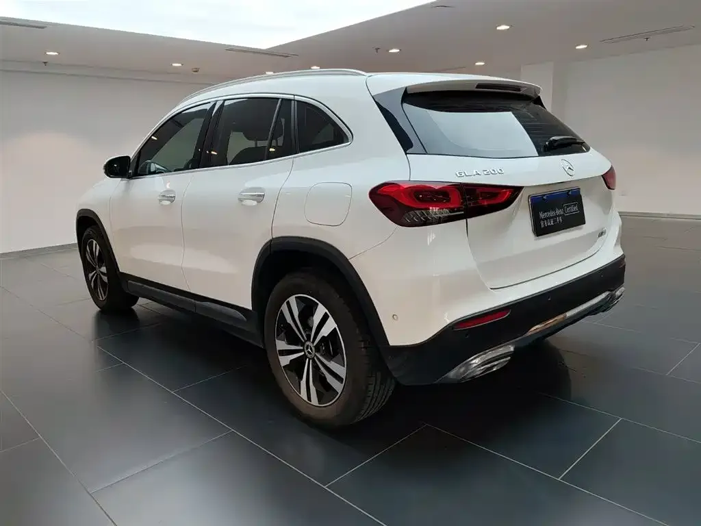 Mercedes-Benz GLA — фото 6
