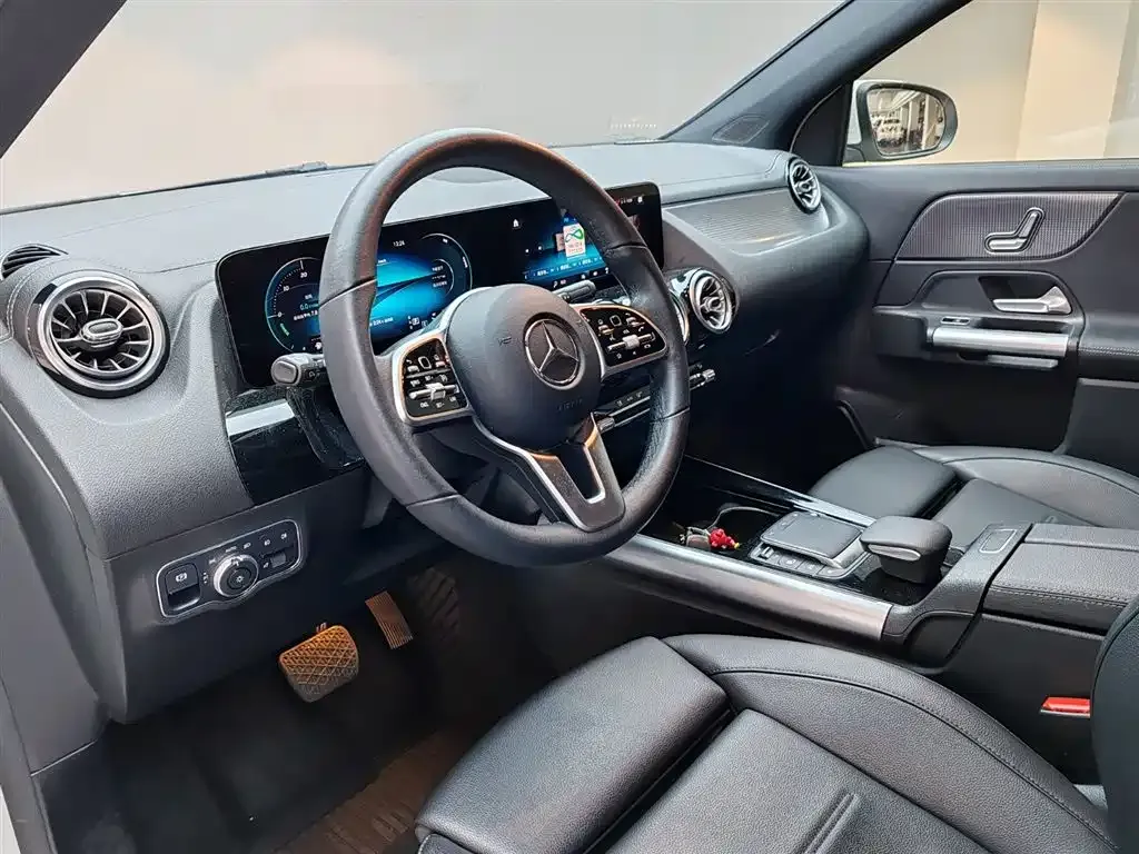 Mercedes-Benz GLA — фото 10