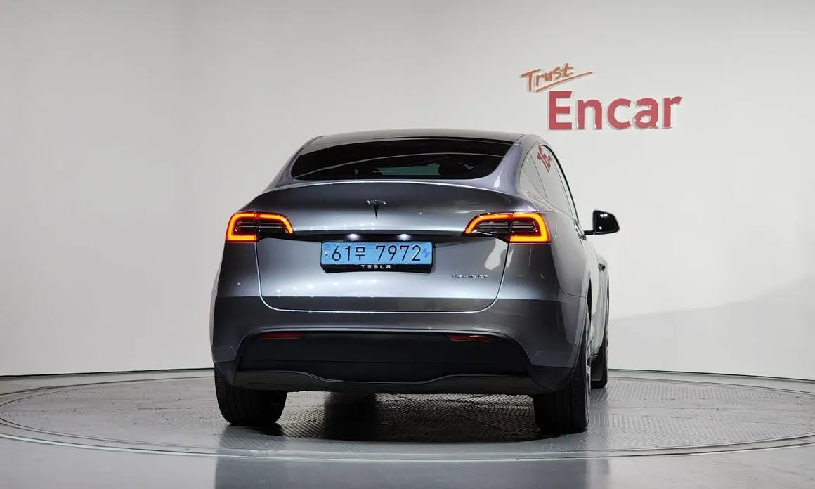 Tesla Model Y — фото 2
