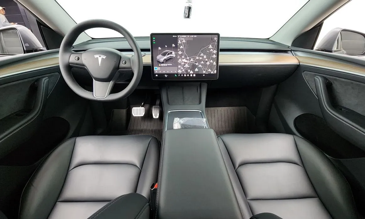 Tesla Model Y — фото 3
