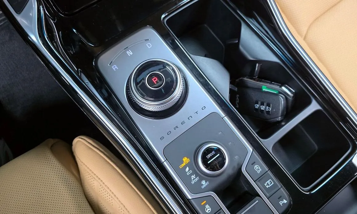Kia Sorento — фото 8