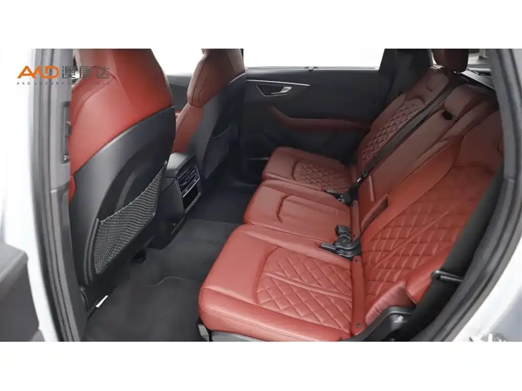 Audi SQ7 2024 из CN, фото 2