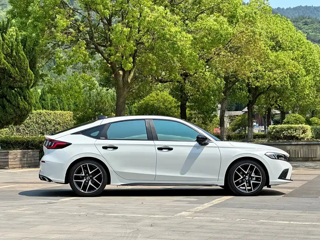 Honda Civic — фото 10