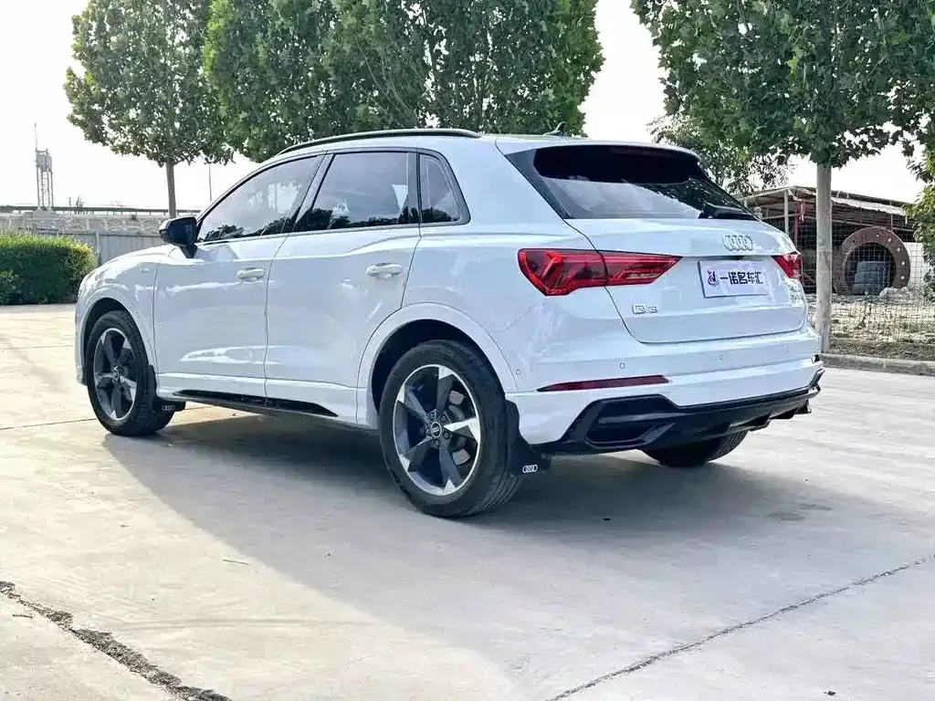 Audi Q3 — фото 8