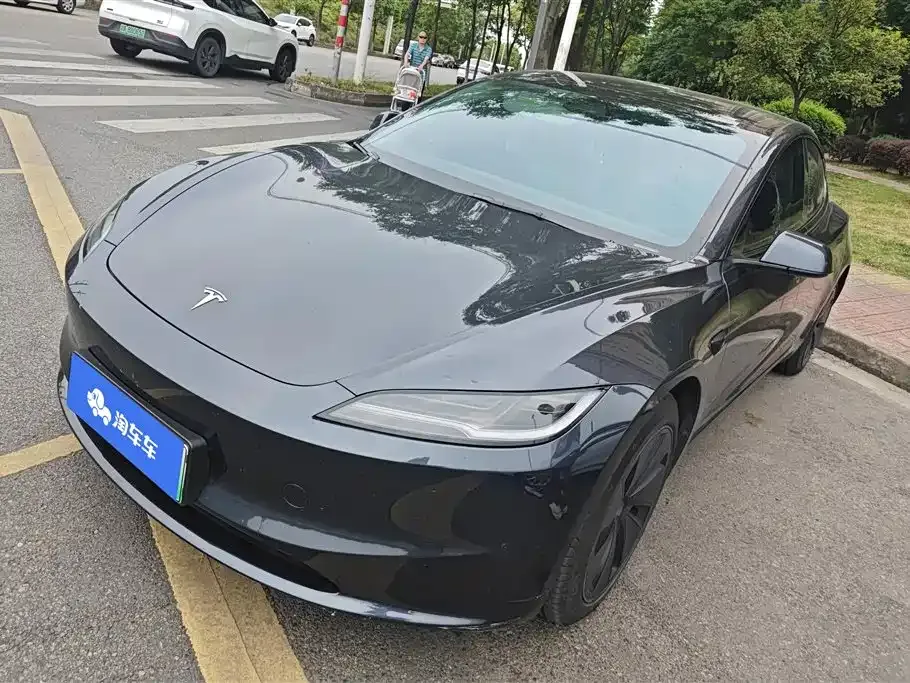 Tesla Model 3 — фото 1