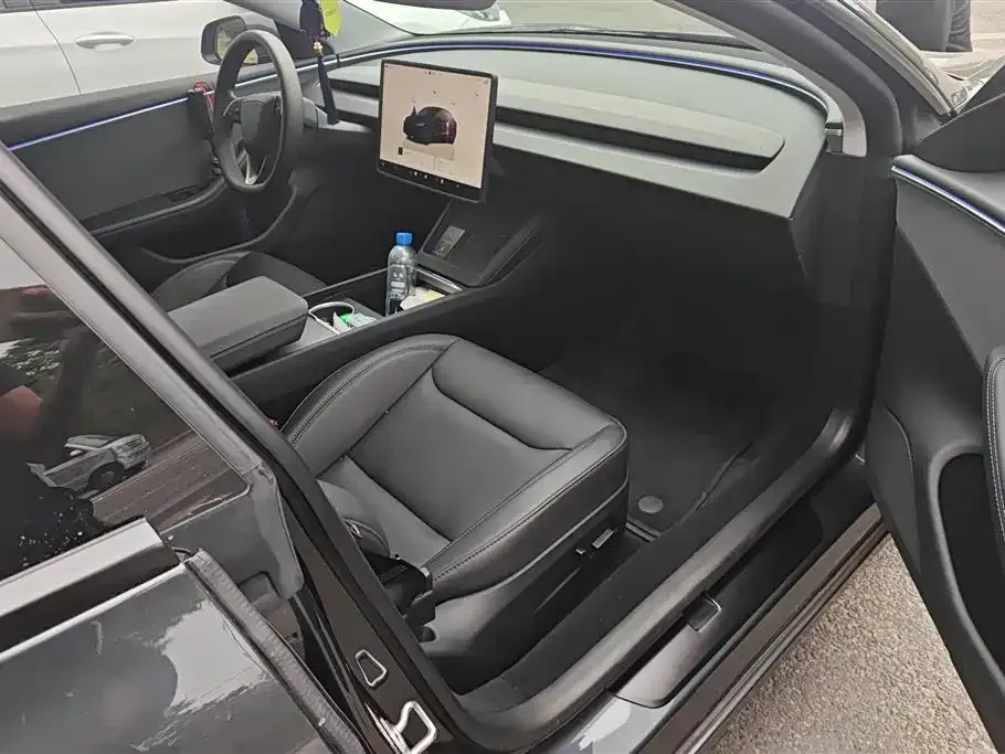 Tesla Model 3 — фото 4