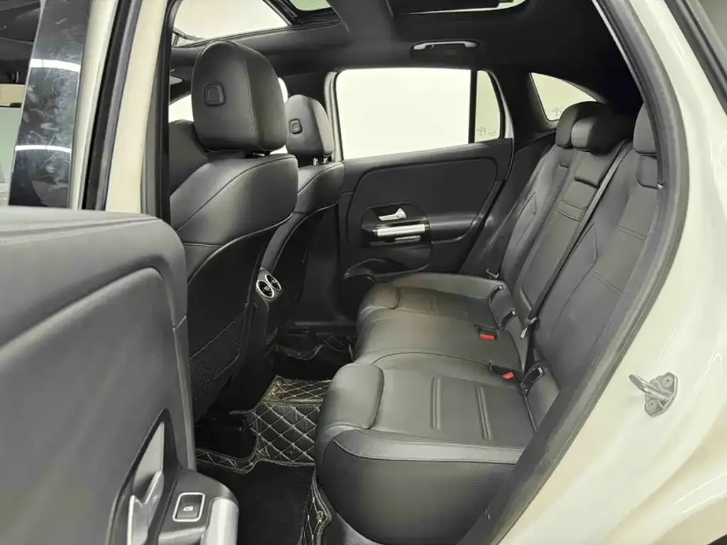 Mercedes-Benz GLA — фото 10
