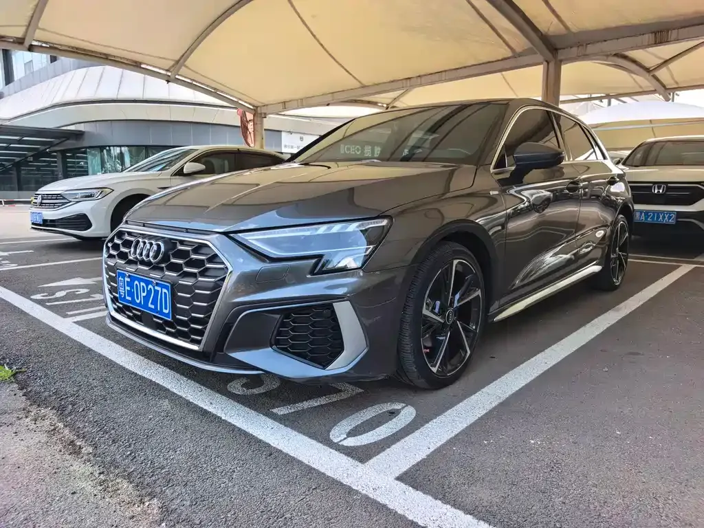 Audi A3 — фото 1