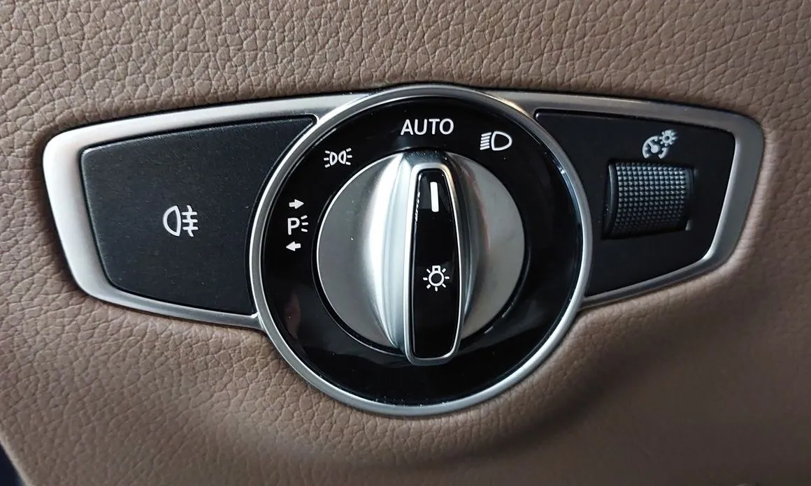 Mercedes-Benz E-Class 2023 из KR, фото 7
