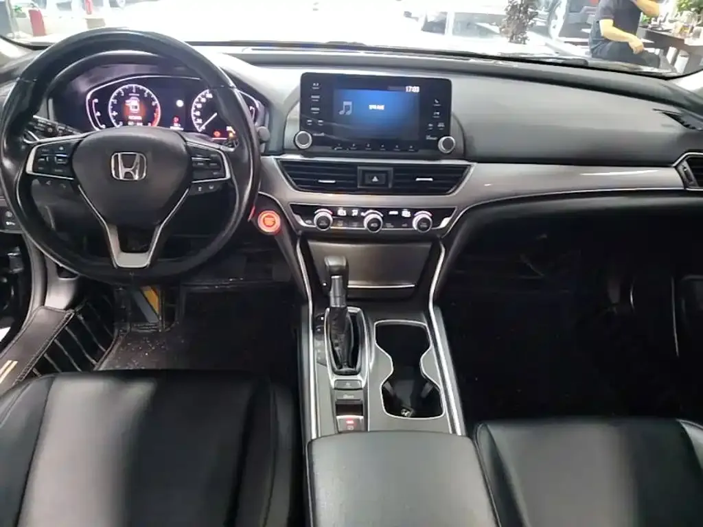Honda Accord — фото 8
