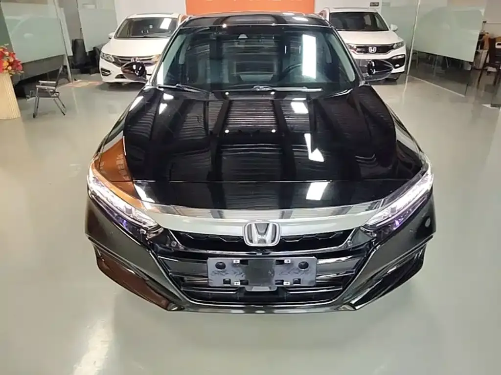 Honda Accord — фото 10