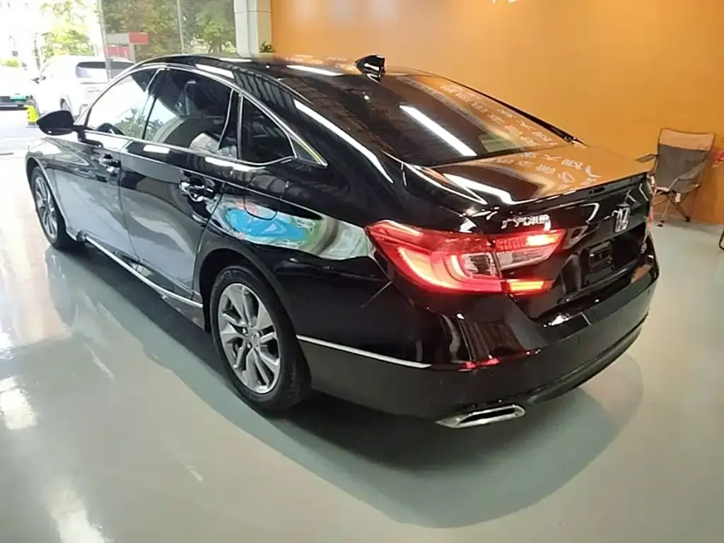 Honda Accord — фото 6