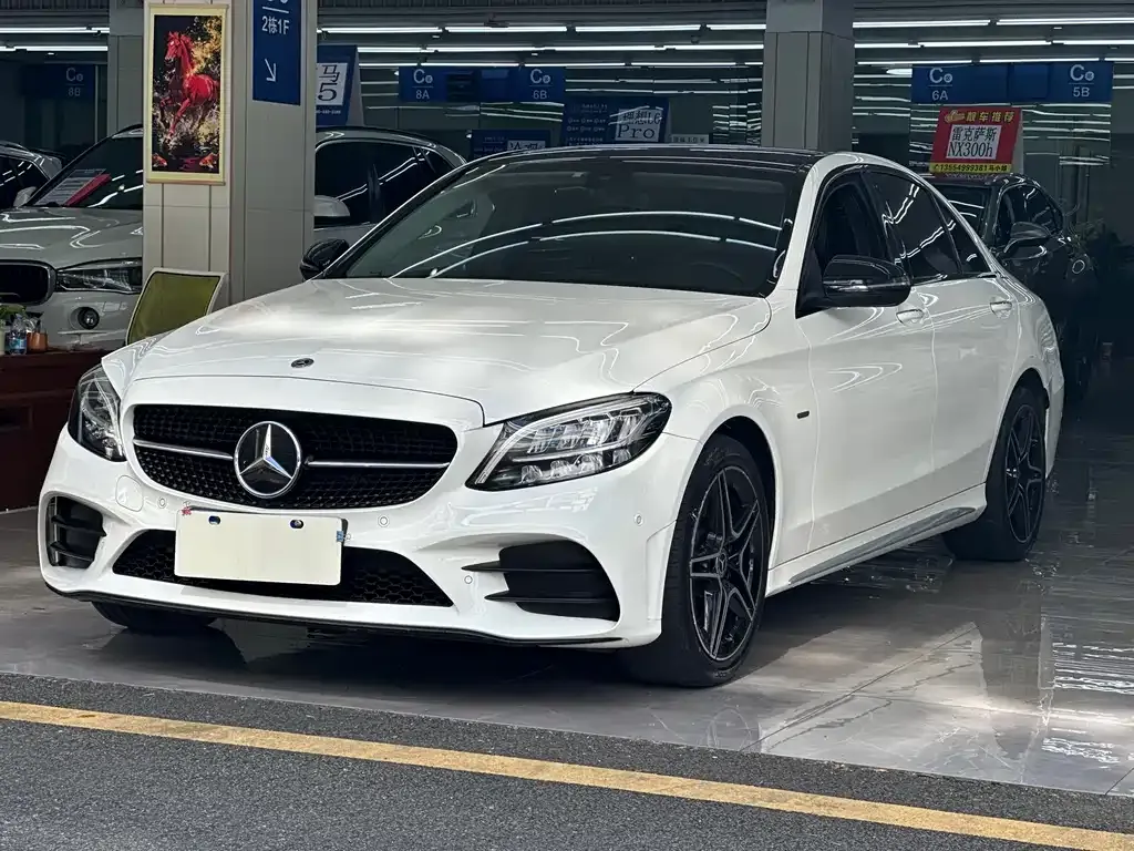 Mercedes-Benz C-Class — фото 1