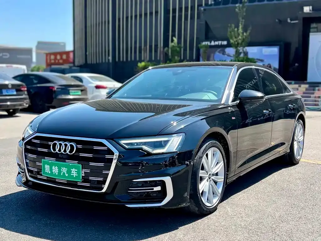 Audi A6L — фото 1
