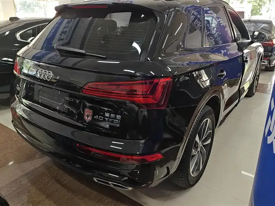 Audi Q5L — фото 6