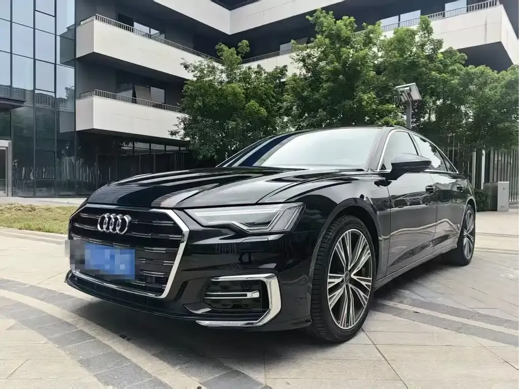 Audi A6L — фото 1