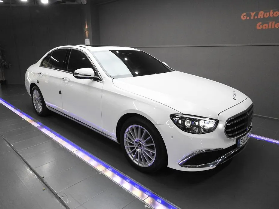 Mercedes-Benz E-Class — фото 1