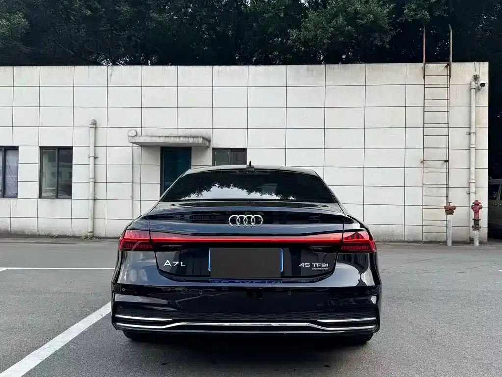 Audi A7L — фото 6
