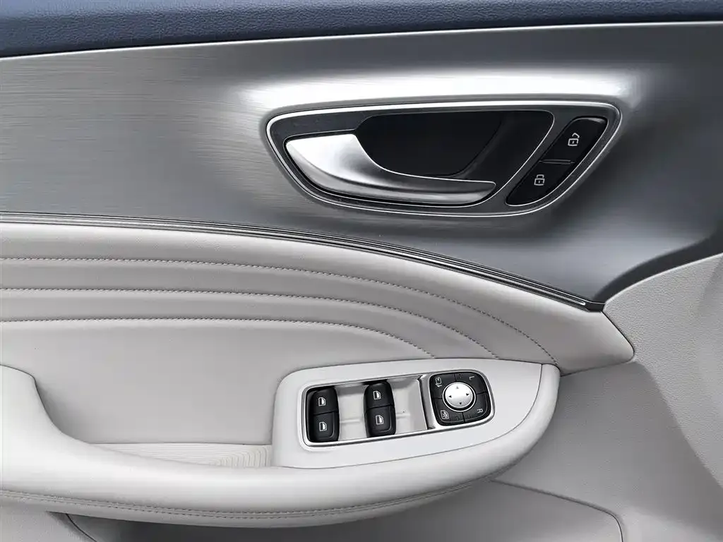 Roewe iMAX8 — фото 4