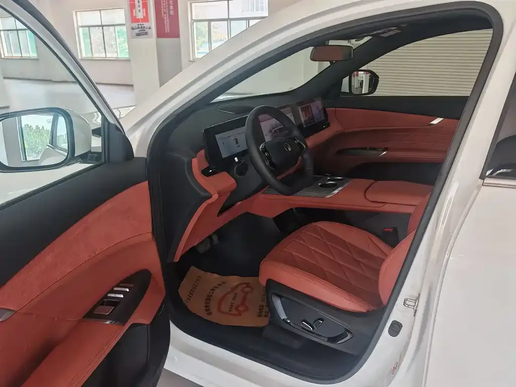 Changan CS75PLUS — фото 10