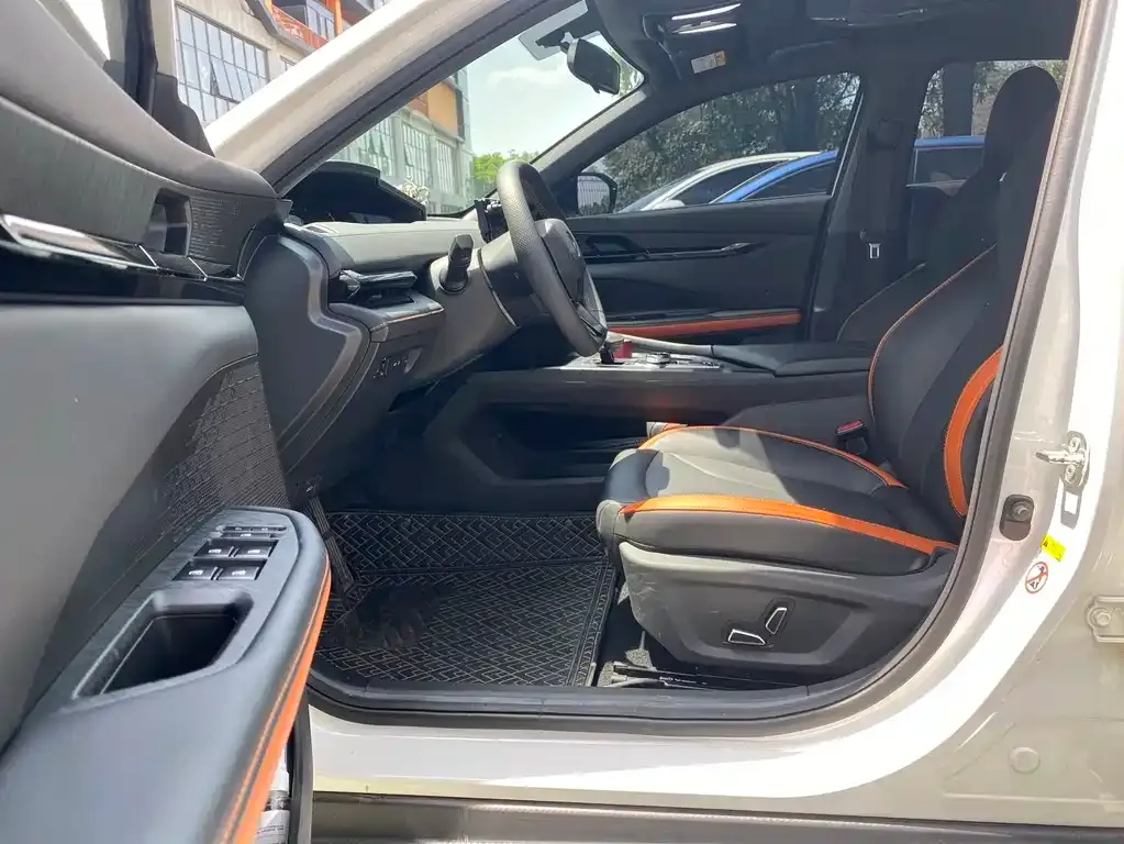 Changan UNI-V 2023 из CN, фото 3