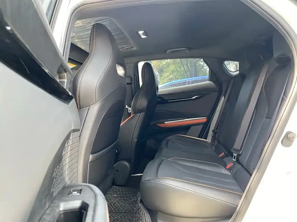 Changan UNI-V 2023 из CN, фото 4
