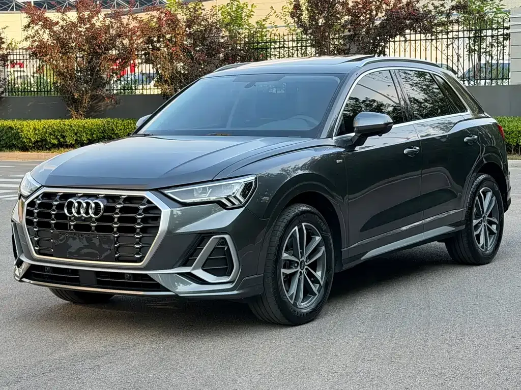 Audi Q3 — фото 1