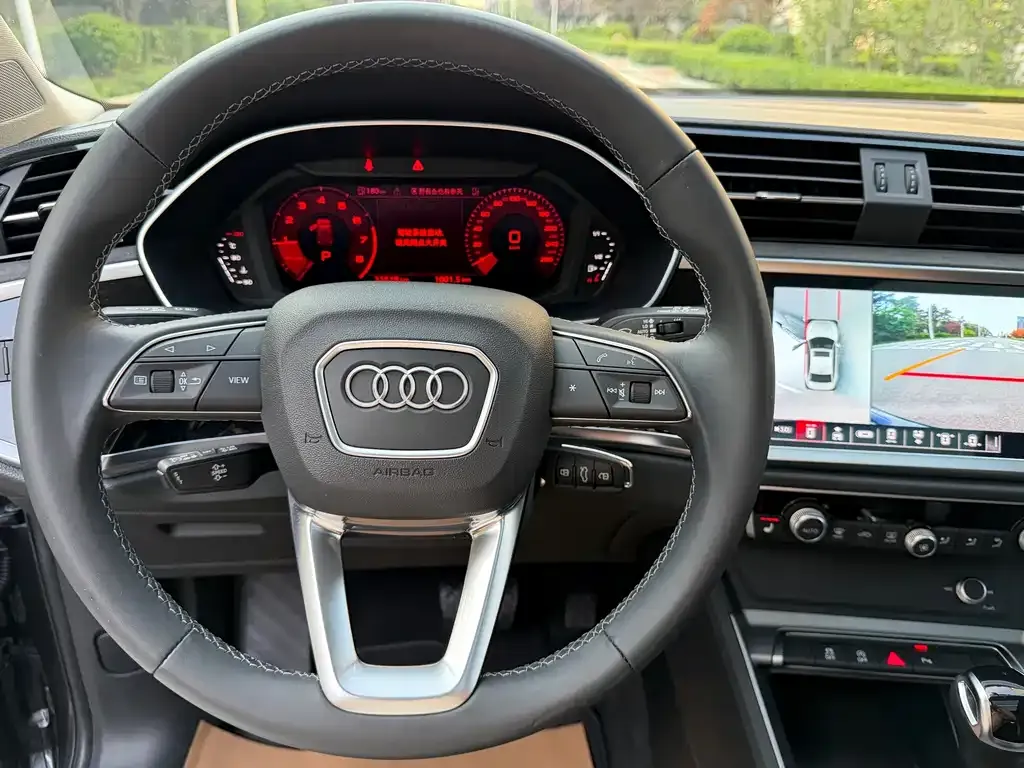 Audi Q3 — фото 3