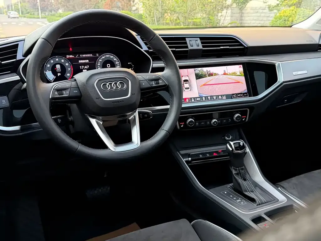 Audi Q3 — фото 10