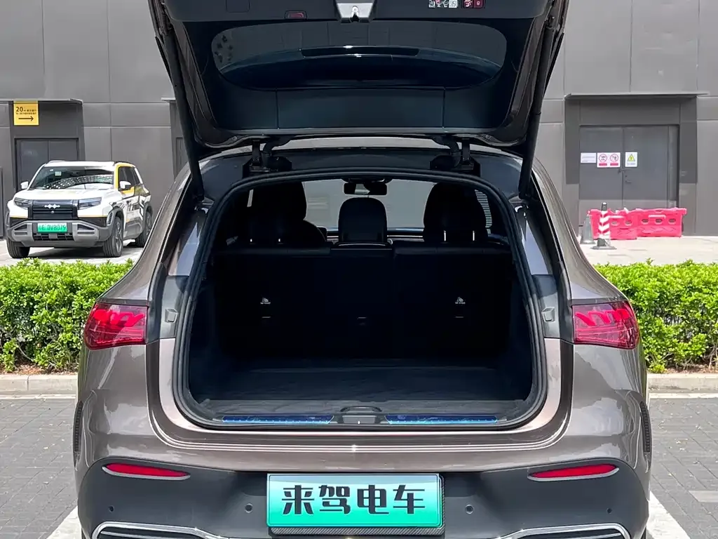 Mercedes-Benz EQE SUV 2023 из CN, фото 10