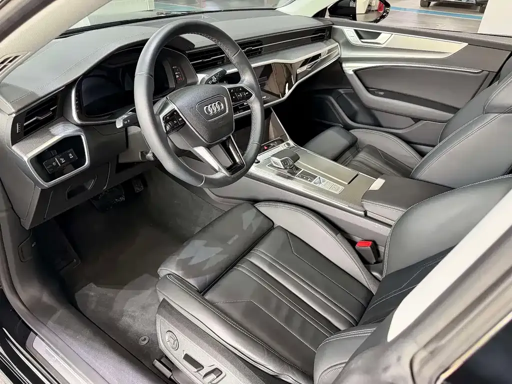 Audi A7 2024 из CN, фото 7