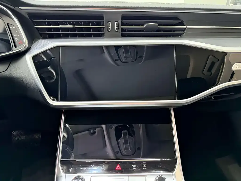 Audi A7 2024 из CN, фото 2
