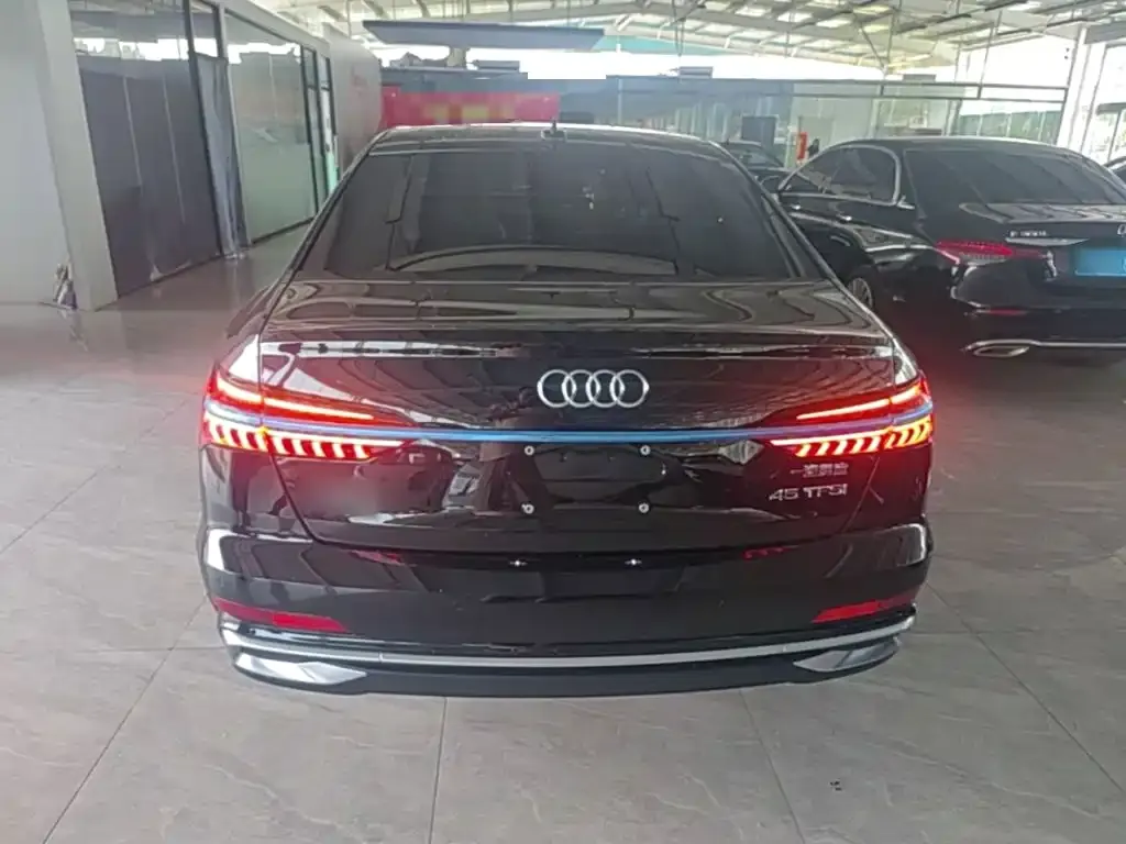 Audi A6L — фото 6