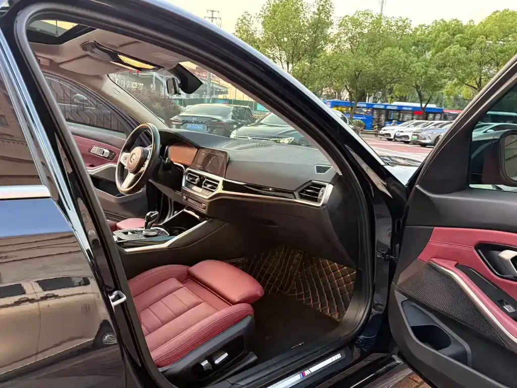 BMW 3 Series 2021 из CN, фото 8