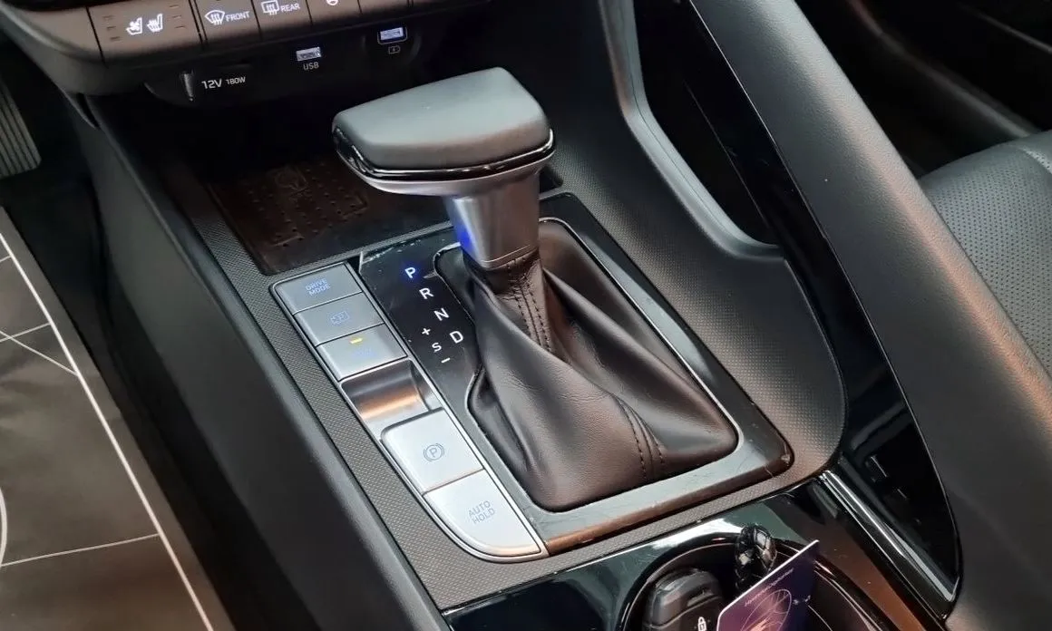 Hyundai AVANTE 2021 из KR, фото 3